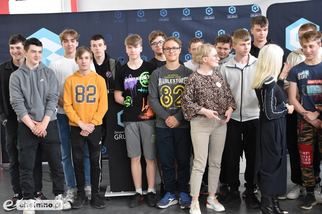 Ciekawe spotkanie z Anną Marią Wesołowską w Grubnie