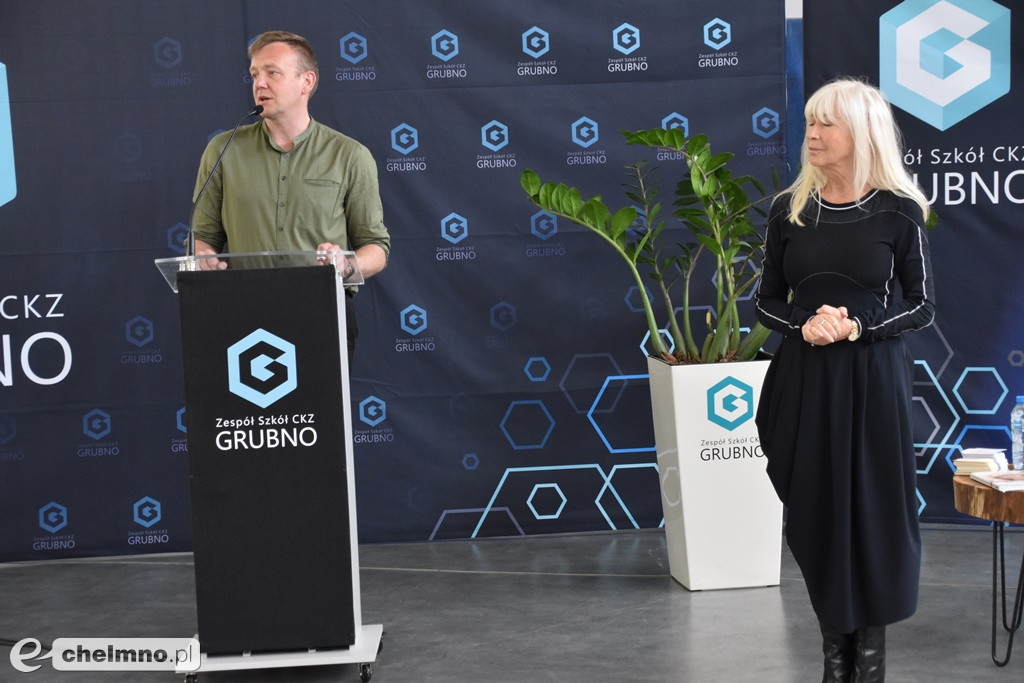 Ciekawe spotkanie z Anną Marią Wesołowską w Grubnie