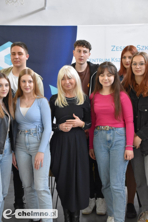 Ciekawe spotkanie z Anną Marią Wesołowską w Grubnie