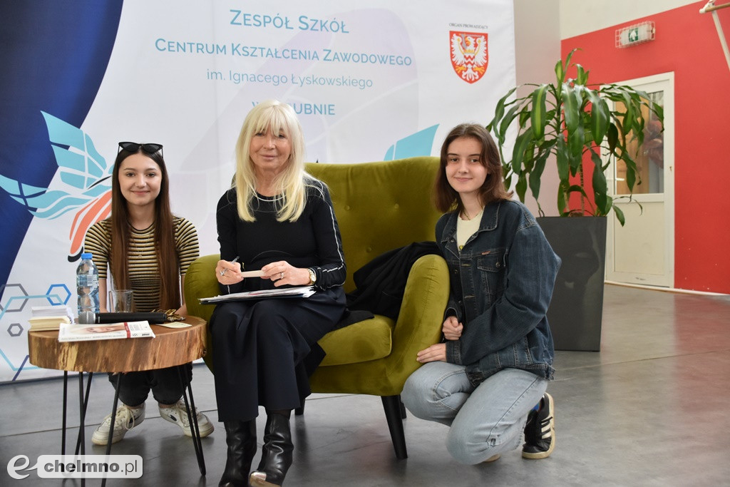 Ciekawe spotkanie z Anną Marią Wesołowską w Grubnie
