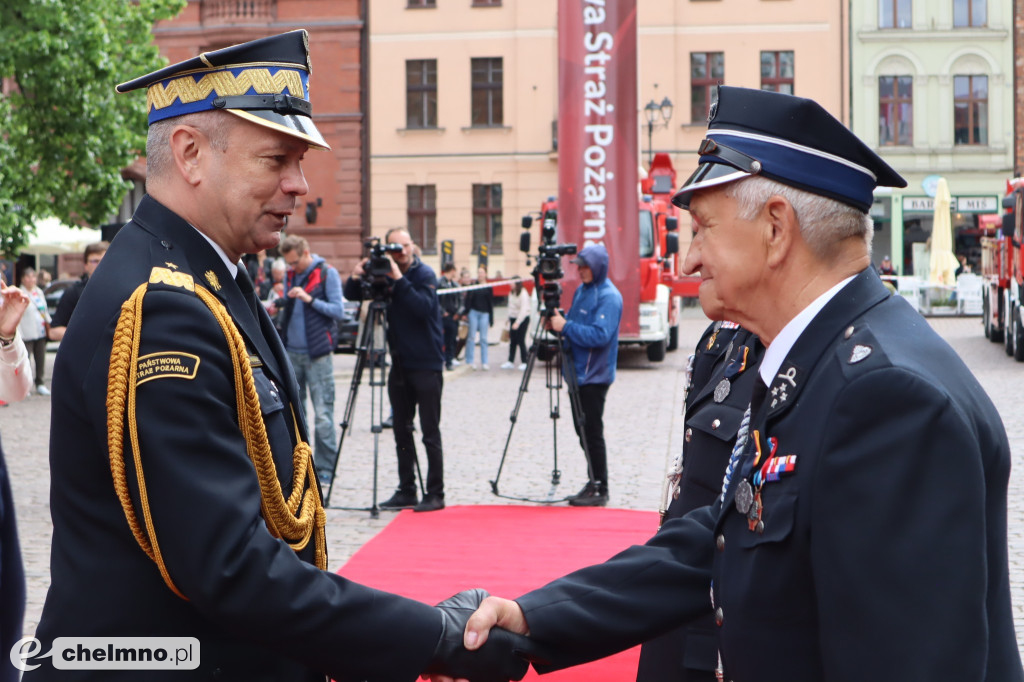 Chełmińscy strażacy wyróżnieni za długoletnią służbę