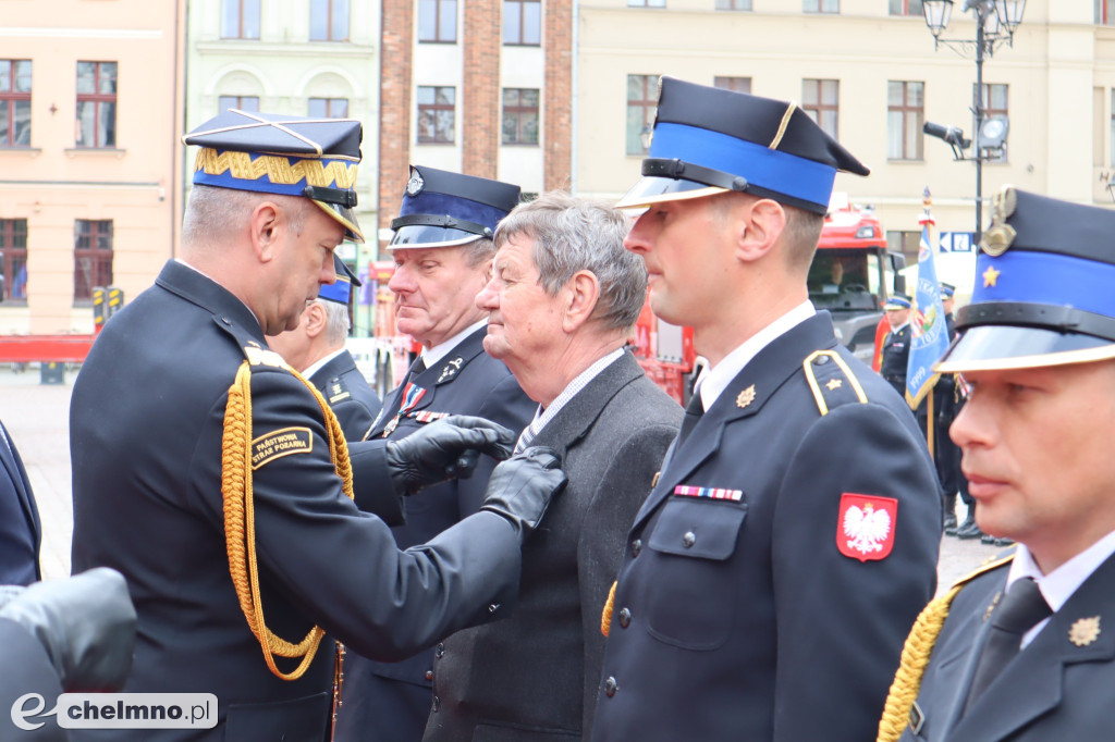 Chełmińscy strażacy wyróżnieni za długoletnią służbę
