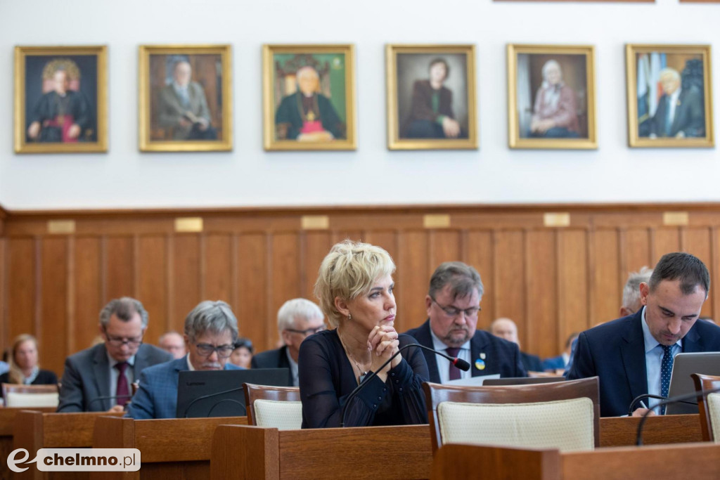 Wotum zaufania i absolutorium dla zarządu województwa