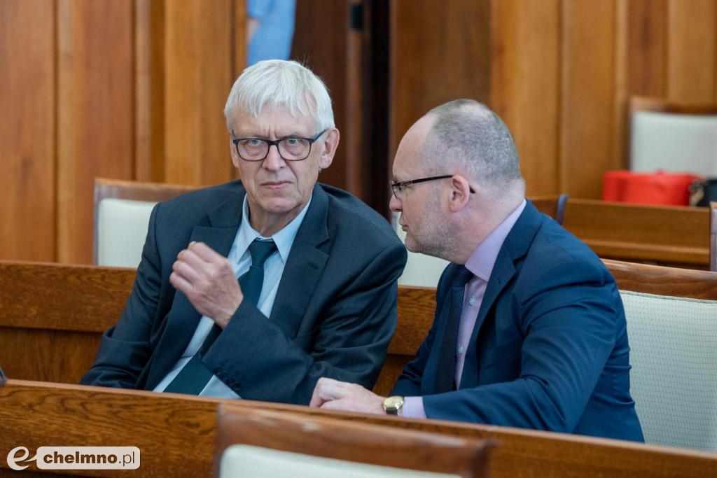 Wotum zaufania i absolutorium dla zarządu województwa
