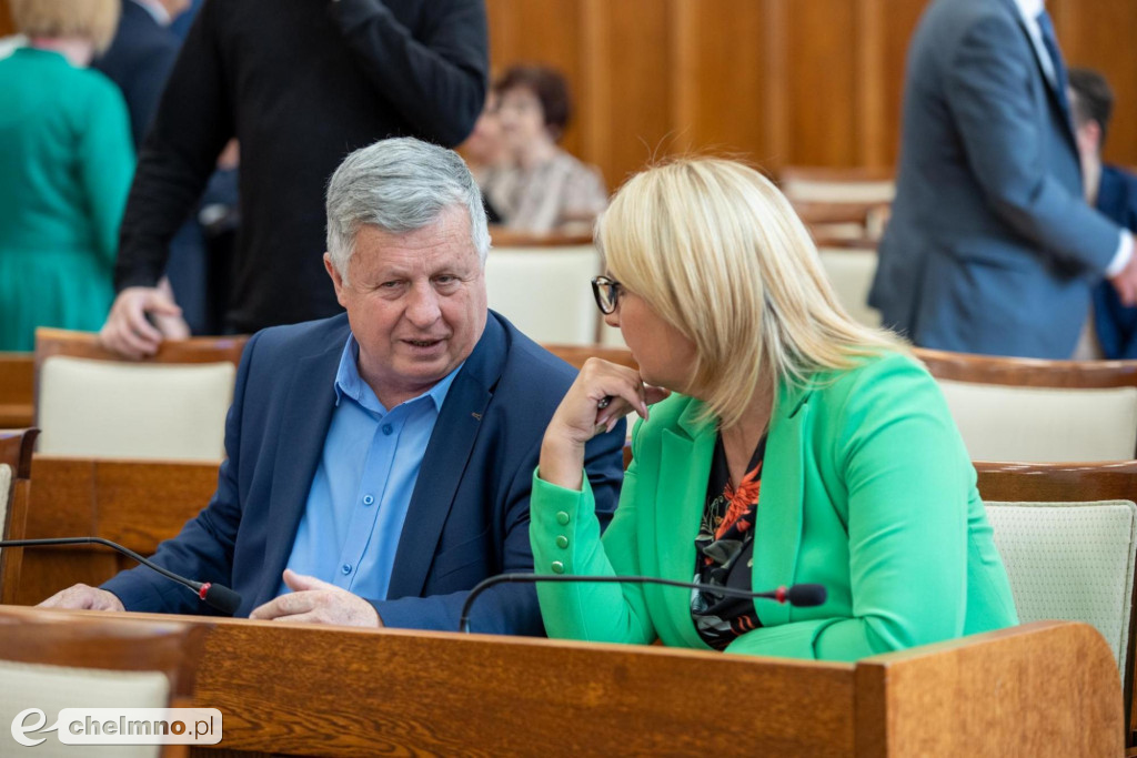 Wotum zaufania i absolutorium dla zarządu województwa
