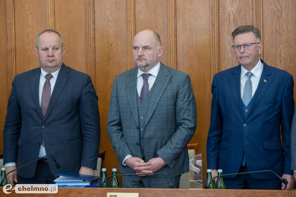 Wotum zaufania i absolutorium dla zarządu województwa