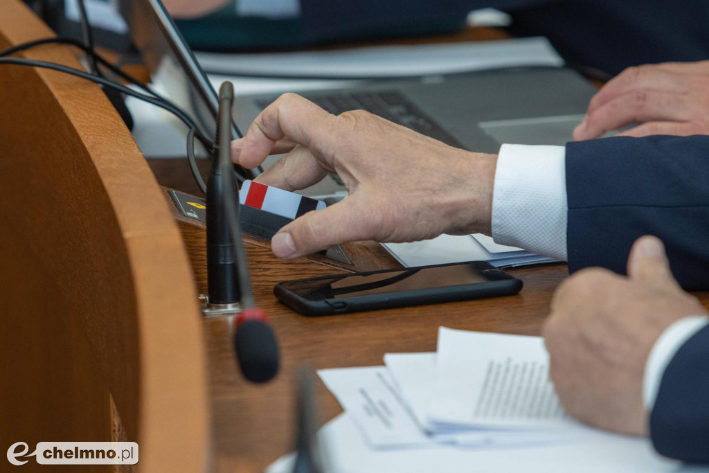 Wotum zaufania i absolutorium dla zarządu województwa