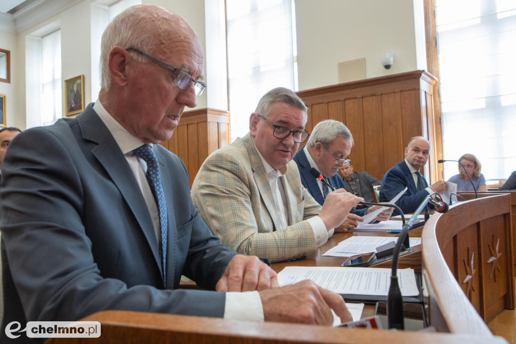 Wotum zaufania i absolutorium dla zarządu województwa