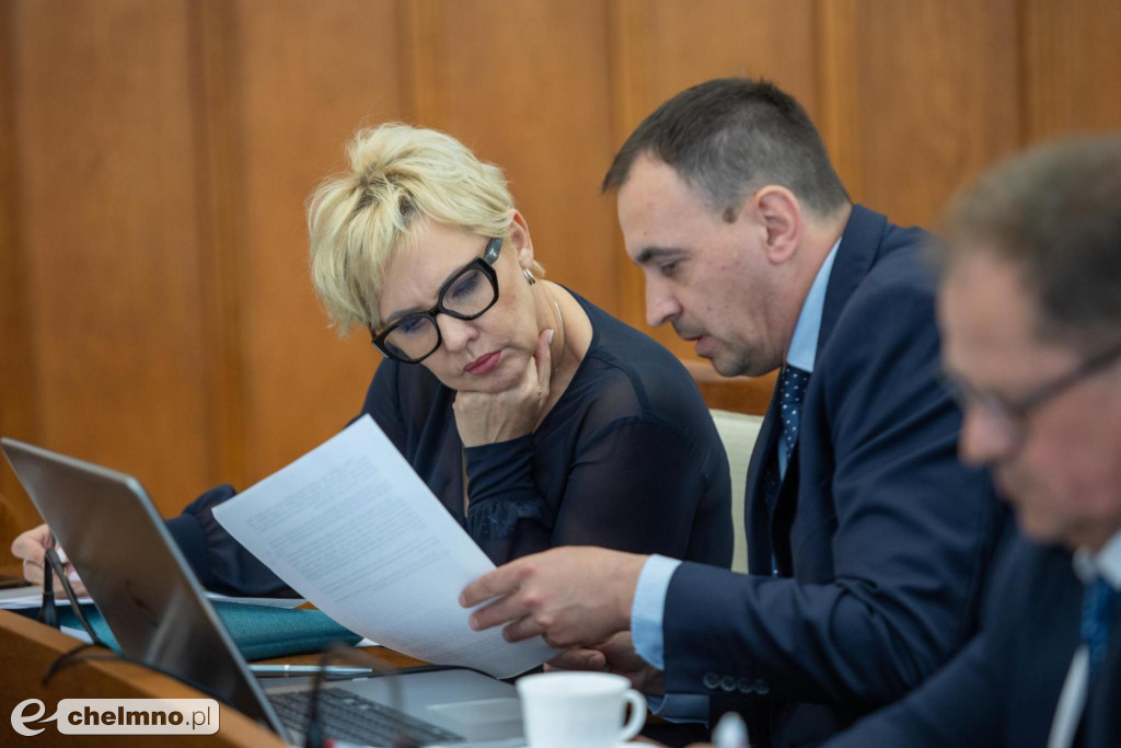 Wotum zaufania i absolutorium dla zarządu województwa