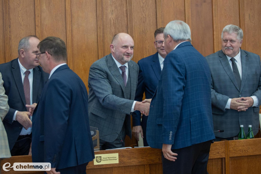 Wotum zaufania i absolutorium dla zarządu województwa