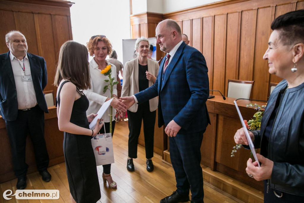 Gratulujemy laureatom konkursów o naukowych gigantach regionu