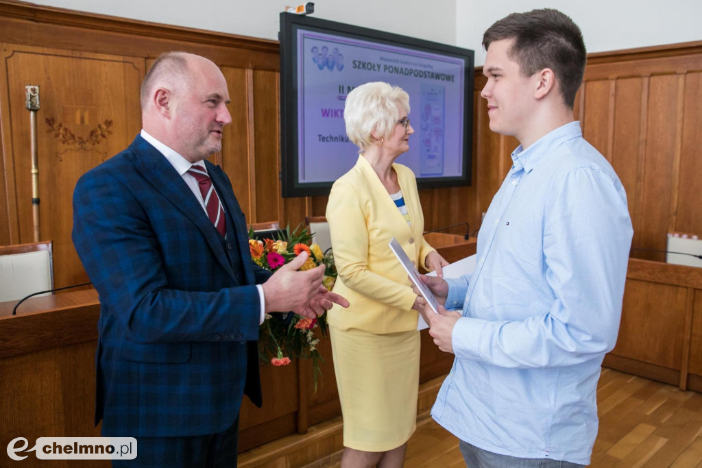Gratulujemy laureatom konkursów o naukowych gigantach regionu