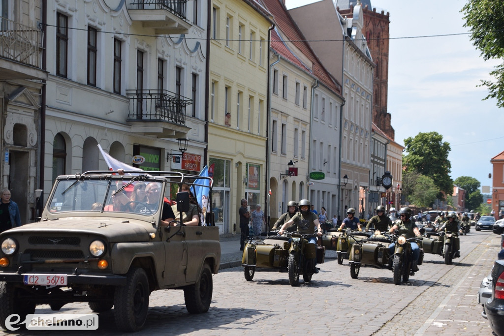 Uczestnicy X Zlotu Szlakiem Twierdzy Chełmno przybyli na Rynek