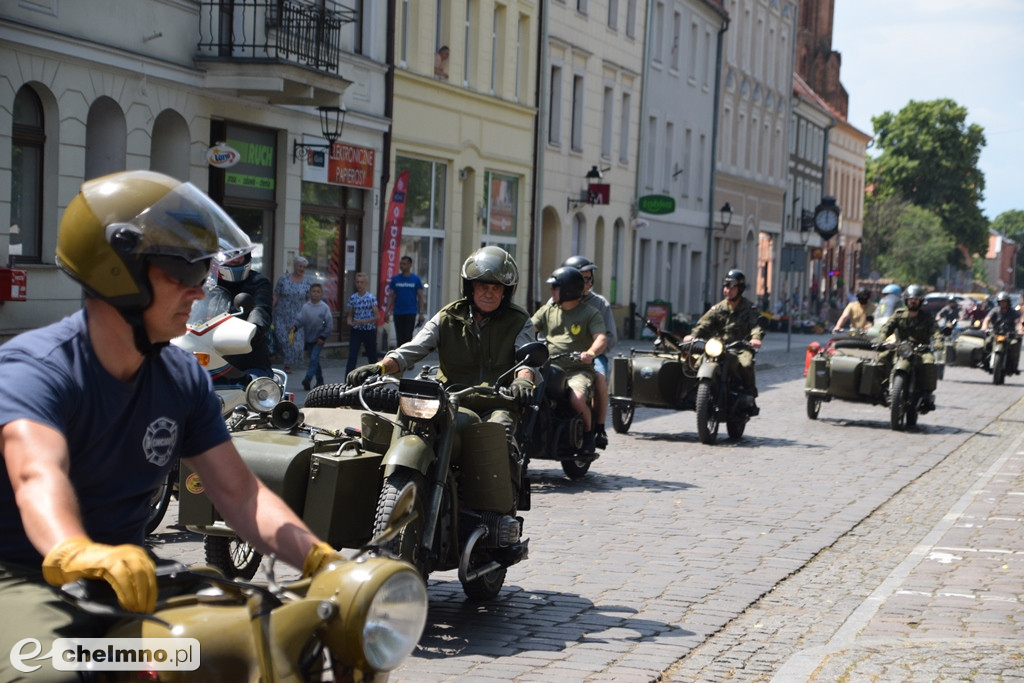 Uczestnicy X Zlotu Szlakiem Twierdzy Chełmno przybyli na Rynek