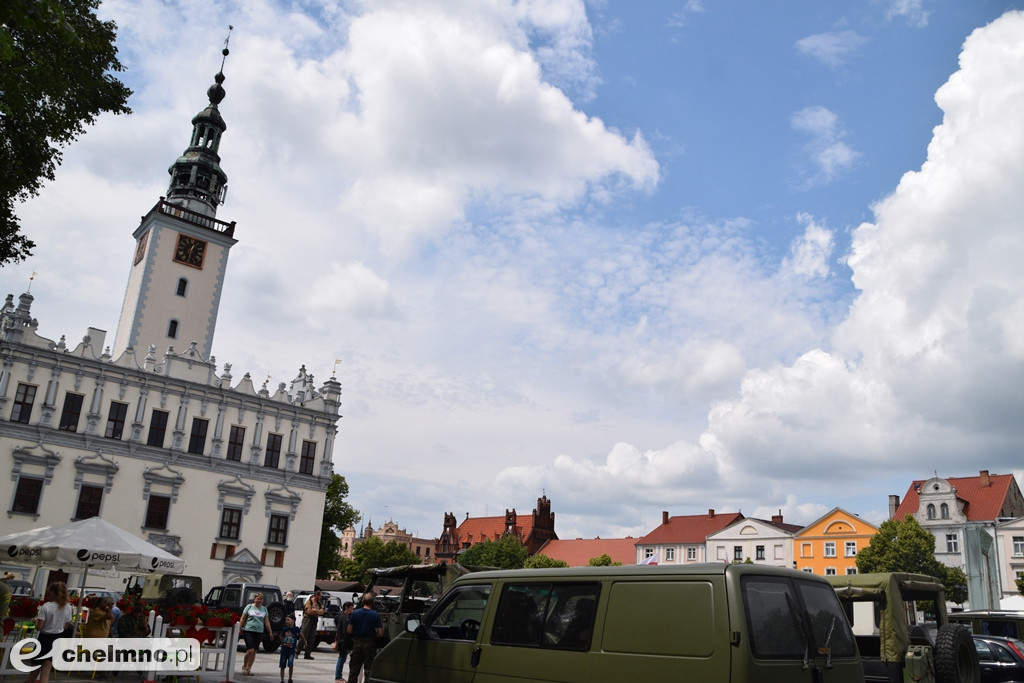 Uczestnicy X Zlotu Szlakiem Twierdzy Chełmno przybyli na Rynek