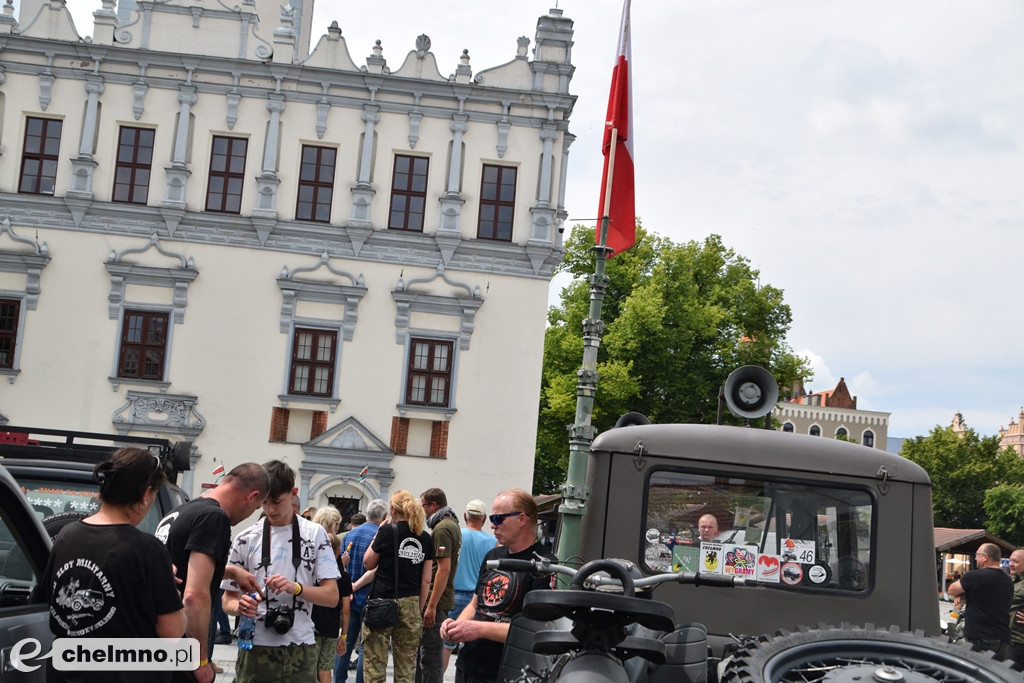 Uczestnicy X Zlotu Szlakiem Twierdzy Chełmno przybyli na Rynek