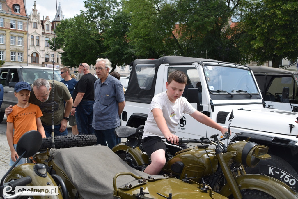 Uczestnicy X Zlotu Szlakiem Twierdzy Chełmno przybyli na Rynek