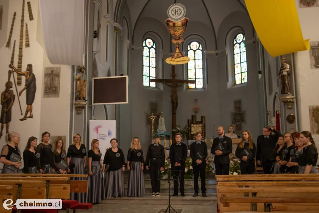 Złoty dyplom dla Collegium Cantorum na konkursie Chórów