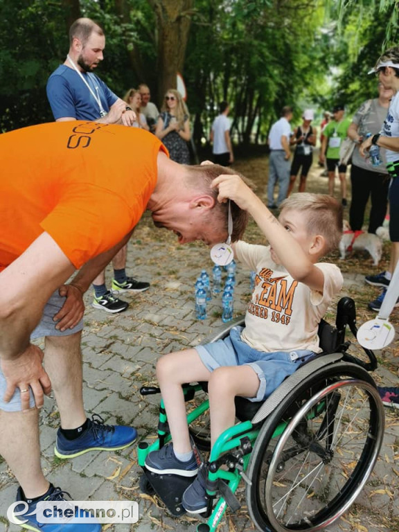 Tłumy osób bawiły się na imprezie charytatywnej dla Szymona