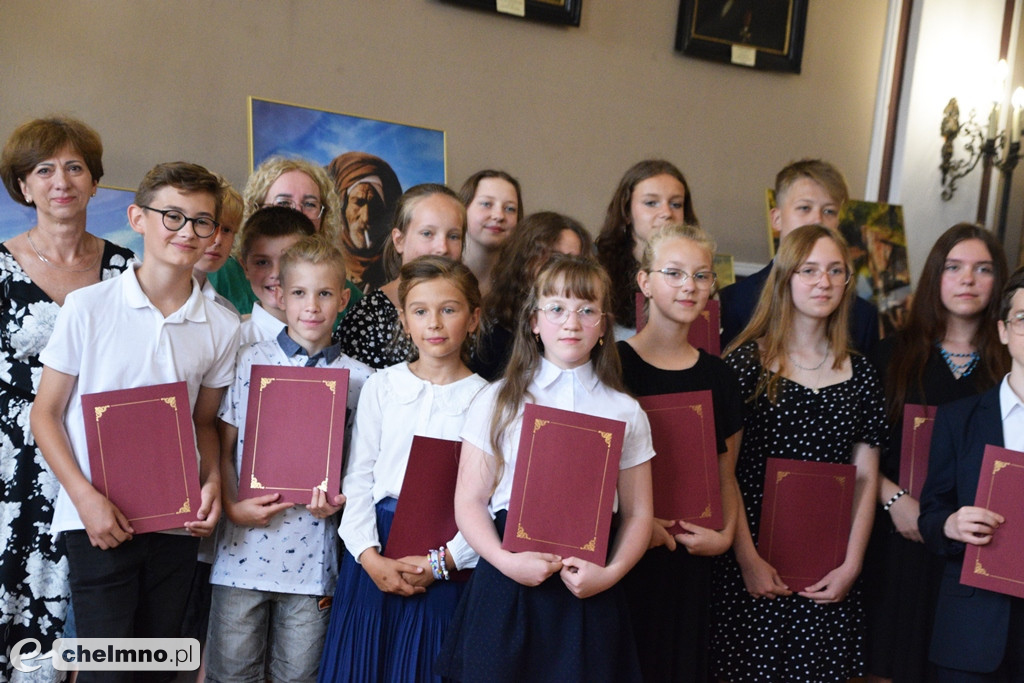 Nagrody Burmistrza dla uczniów z najlepszymi wynikami