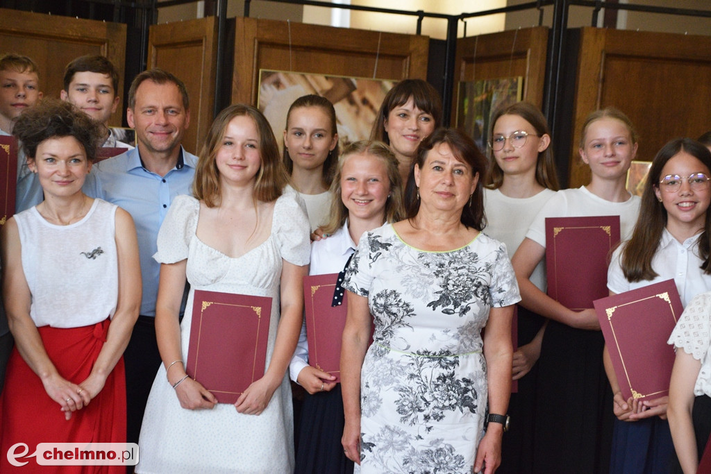 Nagrody Burmistrza dla uczniów z najlepszymi wynikami