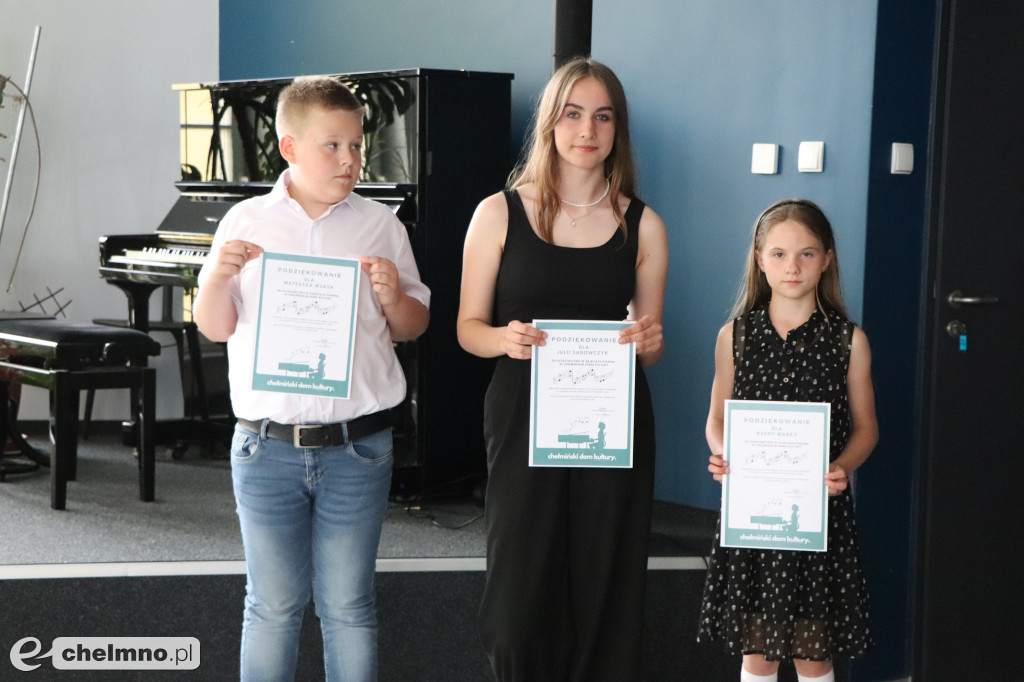 Wernisaż prac plastycznych dzieci i młodzieży w Rondzie