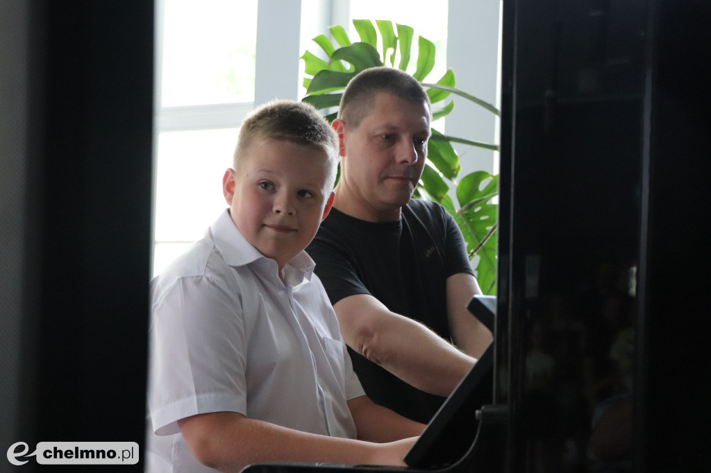 Wernisaż prac plastycznych dzieci i młodzieży w Rondzie