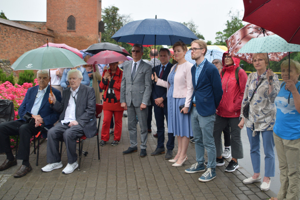 Święto 66 Kaszubskiego Pułku Piechoty przed Pomnikiem Kaszubskim