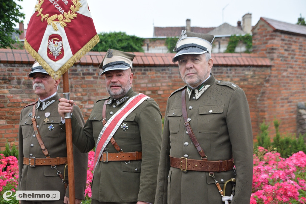Święto 66 Kaszubskiego Pułku Piechoty przed Pomnikiem Kaszubskim