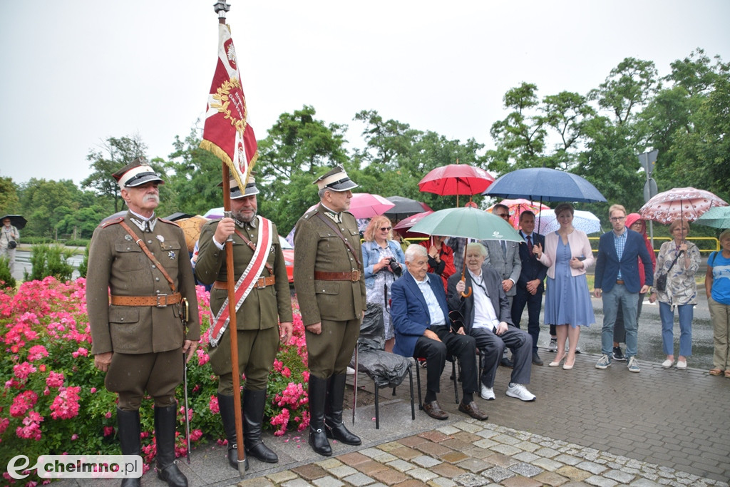 Święto 66 Kaszubskiego Pułku Piechoty przed Pomnikiem Kaszubskim