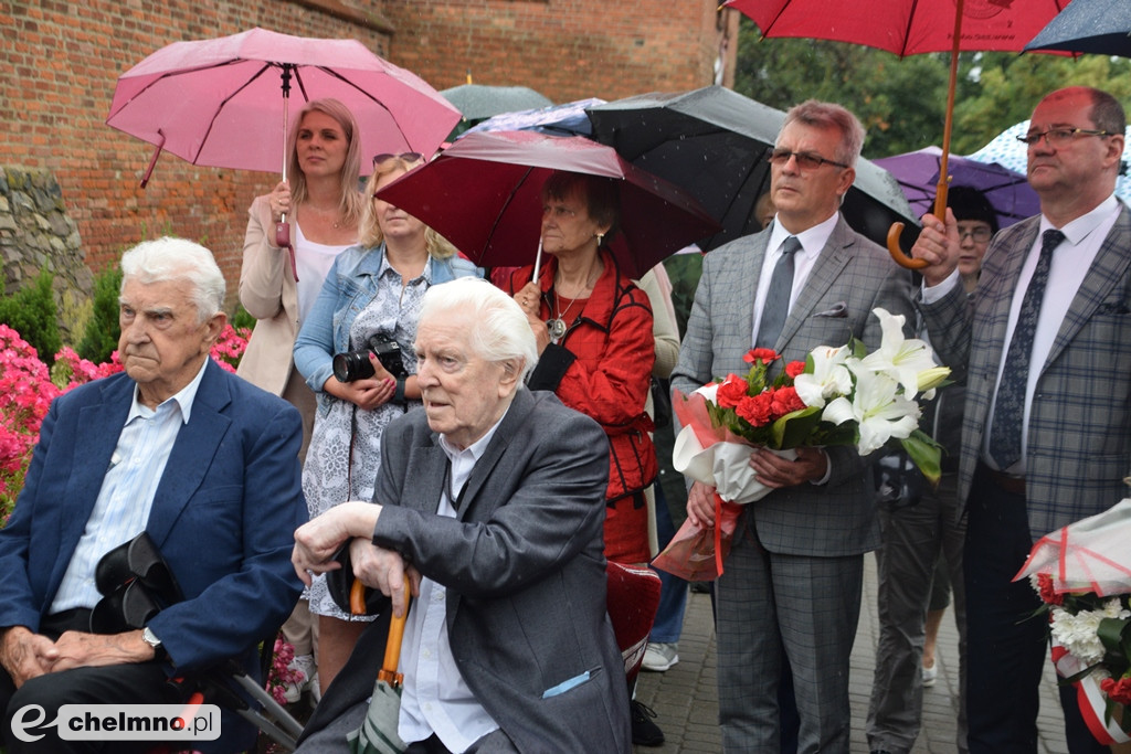 Święto 66 Kaszubskiego Pułku Piechoty przed Pomnikiem Kaszubskim