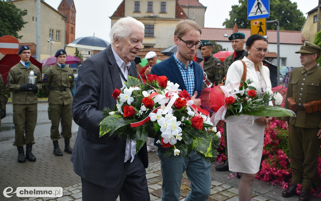 Święto 66 Kaszubskiego Pułku Piechoty przed Pomnikiem Kaszubskim