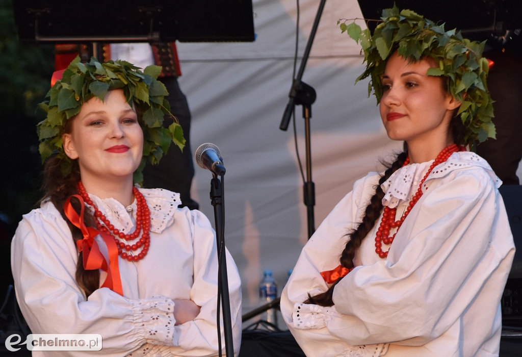 Symboliczne obrzędy Nocy Świętojańskiej w wykonaniu ZPiT 