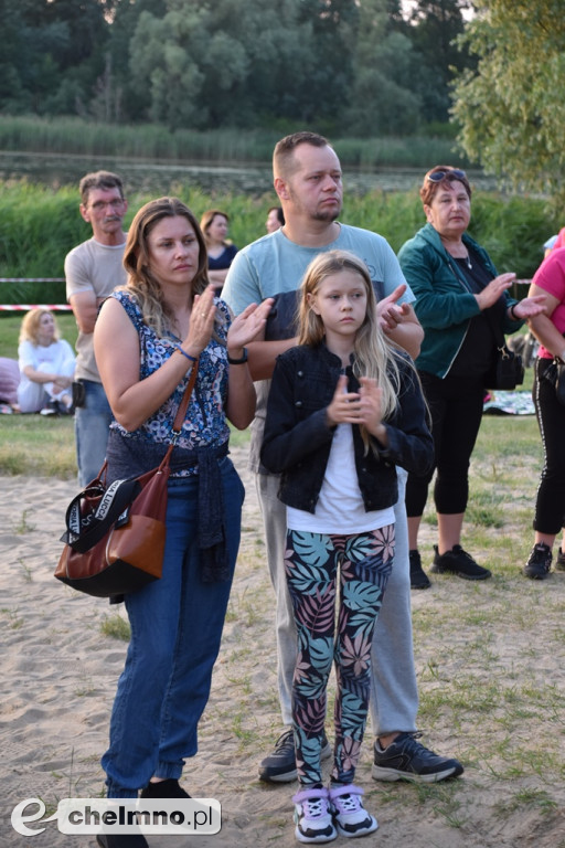 Symboliczne obrzędy Nocy Świętojańskiej w wykonaniu ZPiT 