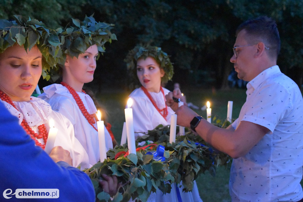 Symboliczne obrzędy Nocy Świętojańskiej w wykonaniu ZPiT 
