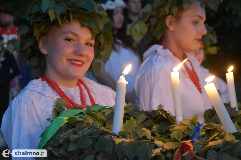 Symboliczne obrzędy Nocy Świętojańskiej w wykonaniu ZPiT 