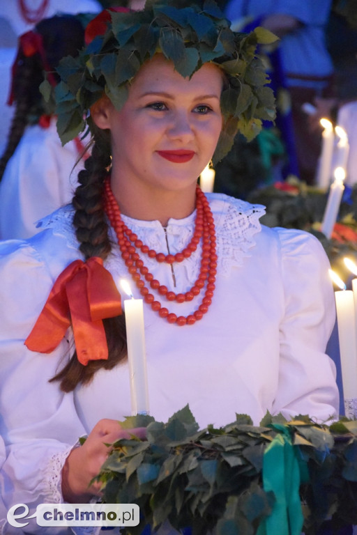 Symboliczne obrzędy Nocy Świętojańskiej w wykonaniu ZPiT 