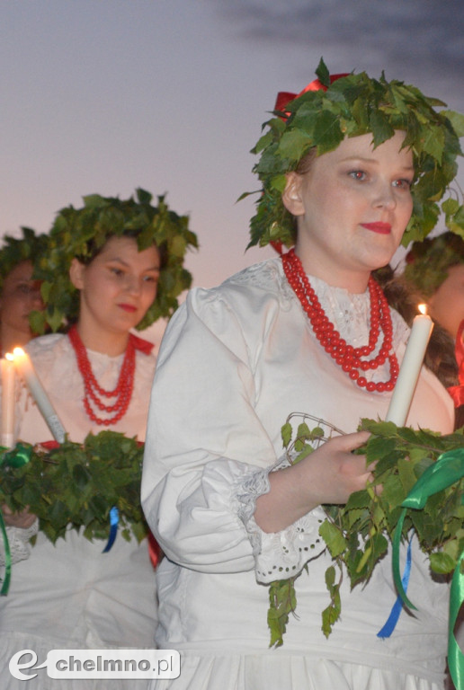 Symboliczne obrzędy Nocy Świętojańskiej w wykonaniu ZPiT 