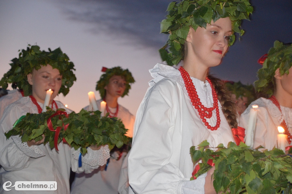 Symboliczne obrzędy Nocy Świętojańskiej w wykonaniu ZPiT 