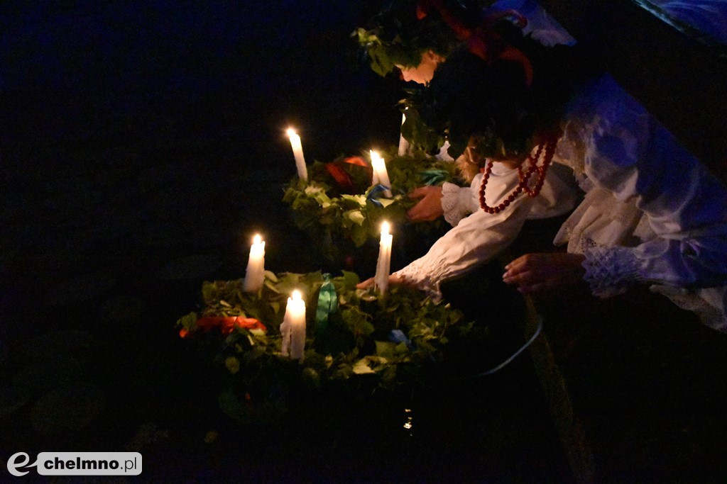 Symboliczne obrzędy Nocy Świętojańskiej w wykonaniu ZPiT 