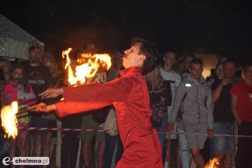 Efektowny pokaz Fire Show nad Jeziorem Starogrodzkim