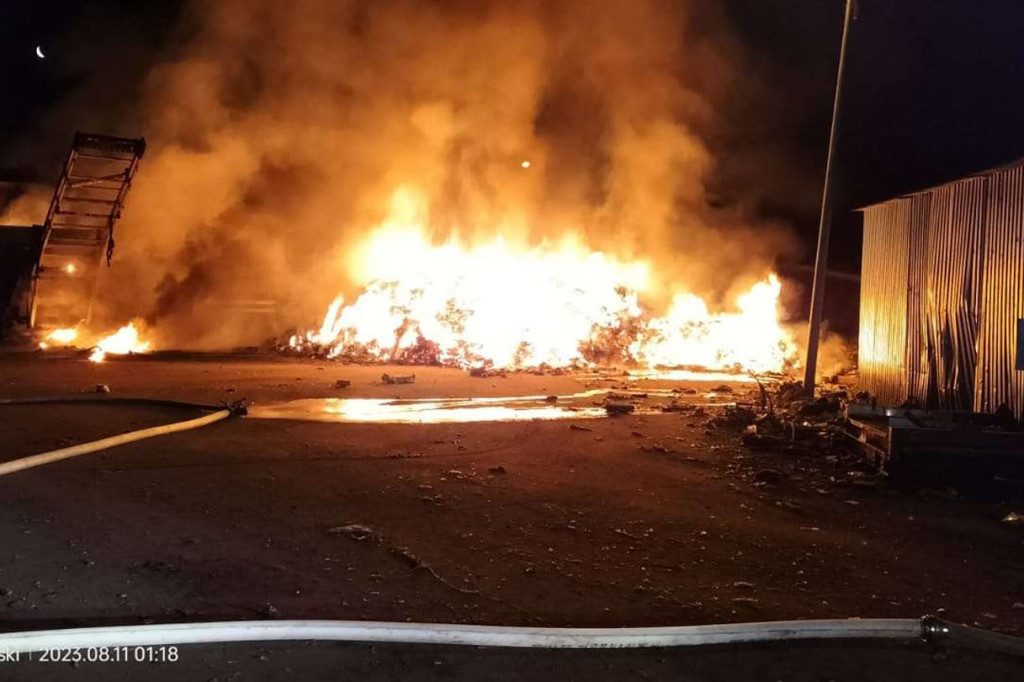 Pożar na składowisku odpadów w Osnowie