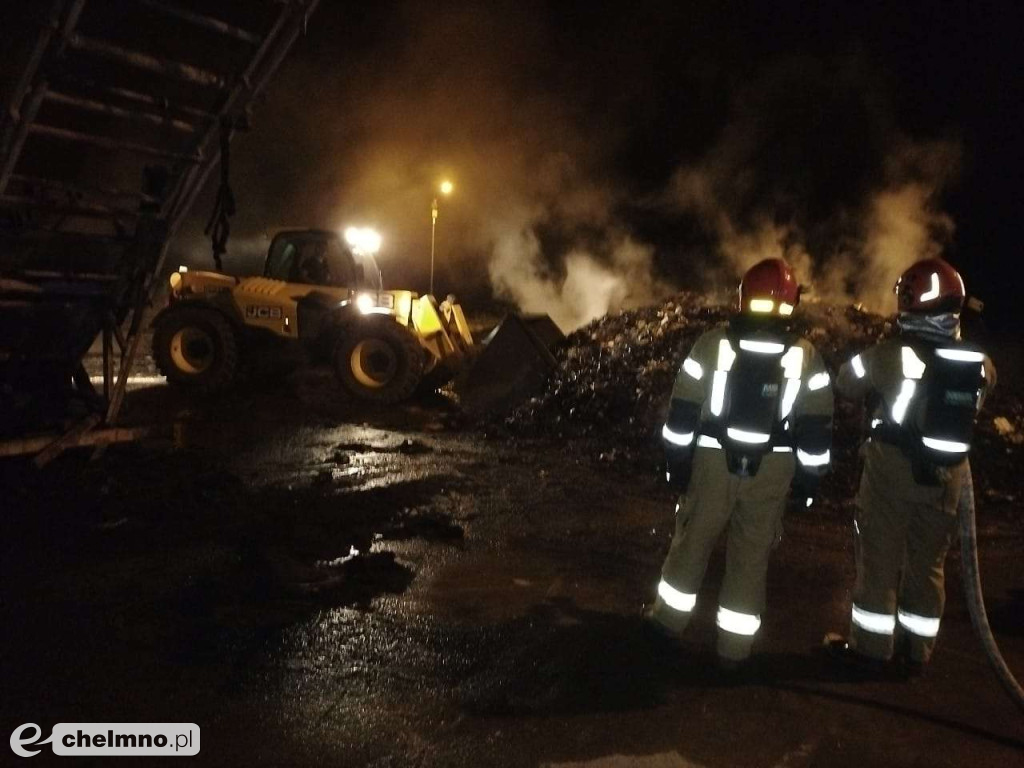 Pożar na składowisku odpadów w Osnowie