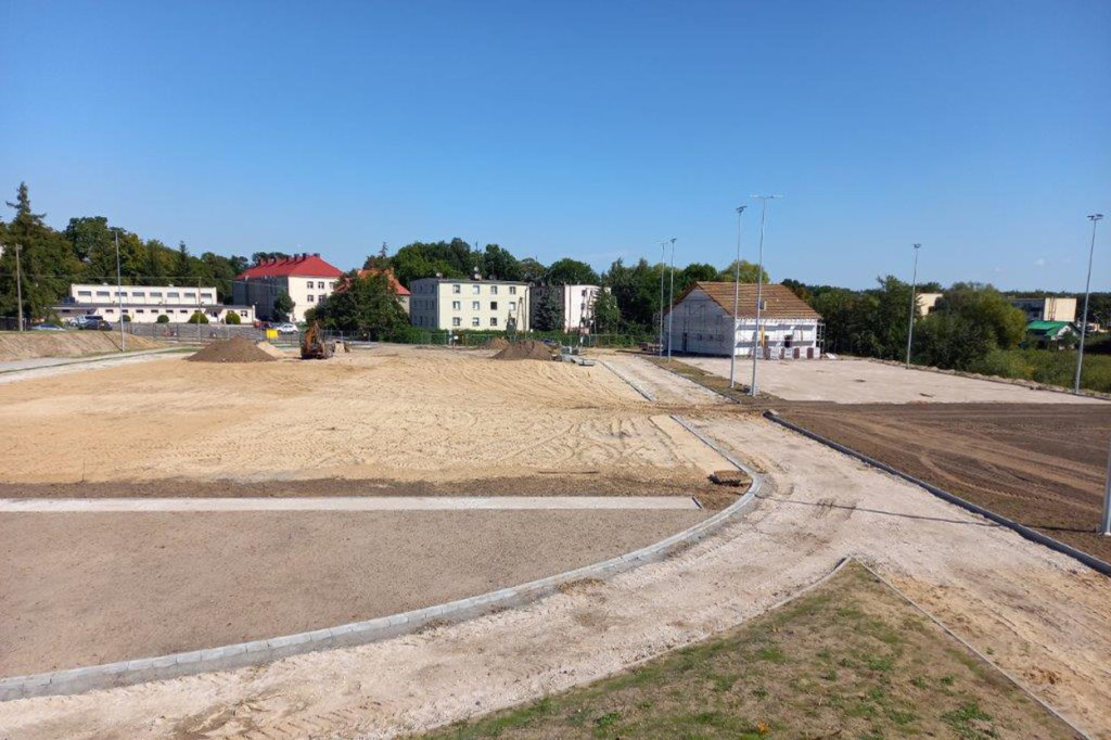Trwa budowa wielofunkcyjnej infrastruktury sportowej w ZS CKZ w Grubnie