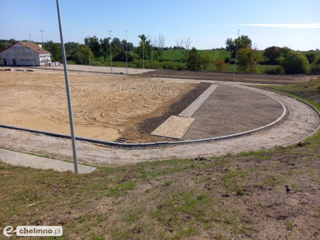 Trwa budowa wielofunkcyjnej infrastruktury sportowej w ZS CKZ w Grubnie