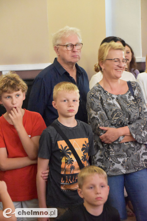 Otwarcie wystawy pełnej fantazji Karola Karnowskiego w Ratuszu