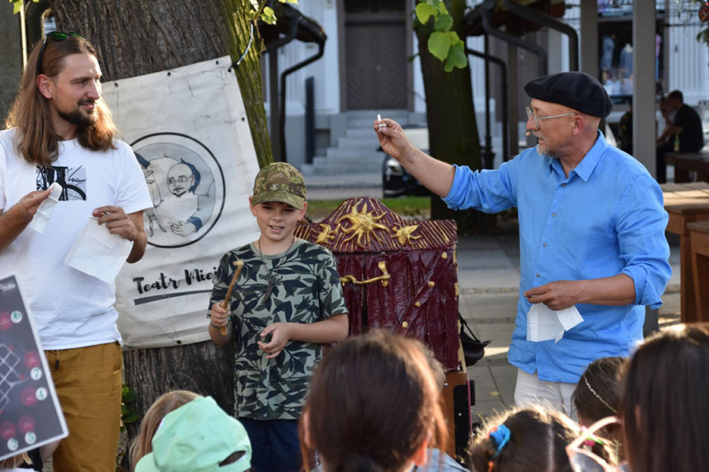 Spektakl familijny - Opowieści papierowego teatru