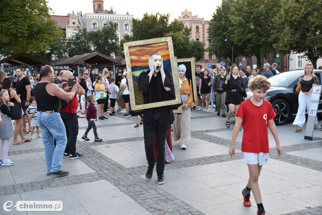 Parada Chodzących Obrazów ponownym hitem 9 Hills