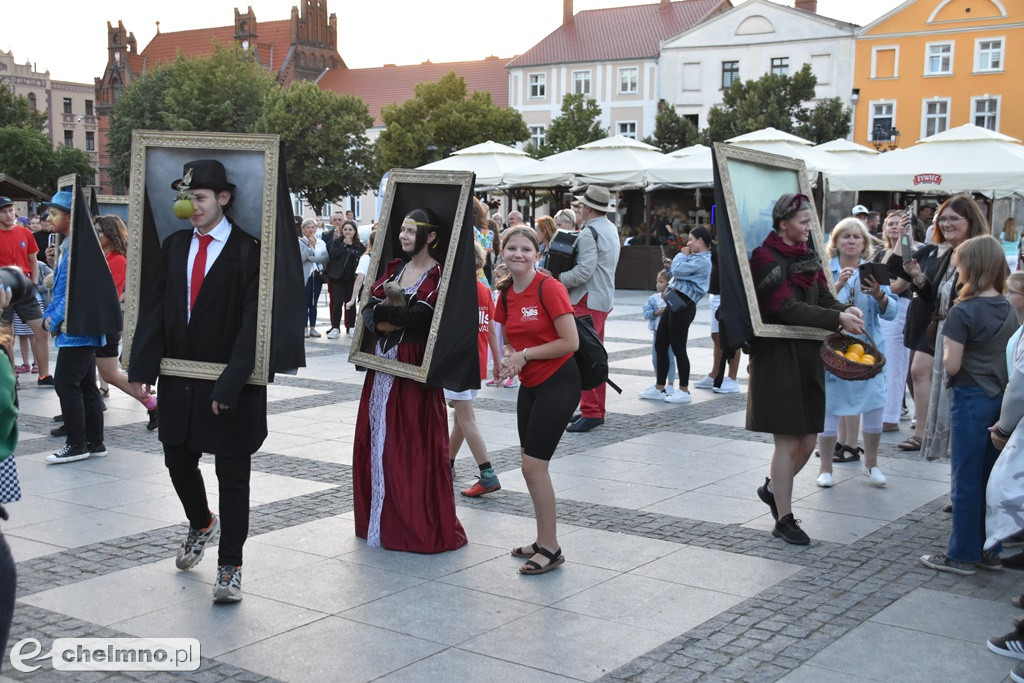Parada Chodzących Obrazów ponownym hitem 9 Hills