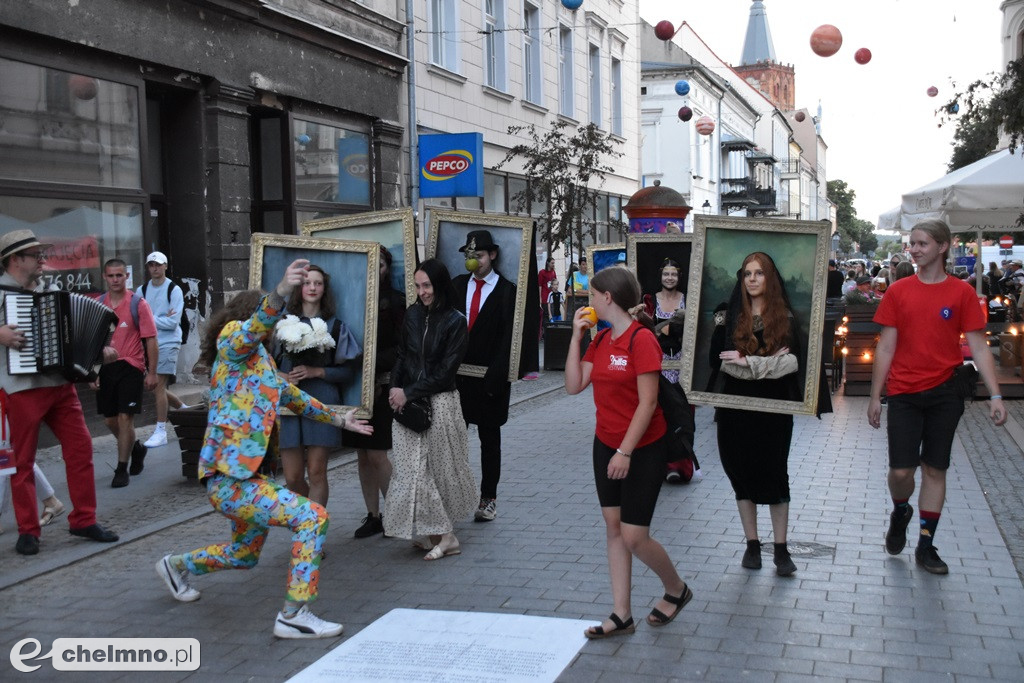 Parada Chodzących Obrazów ponownym hitem 9 Hills